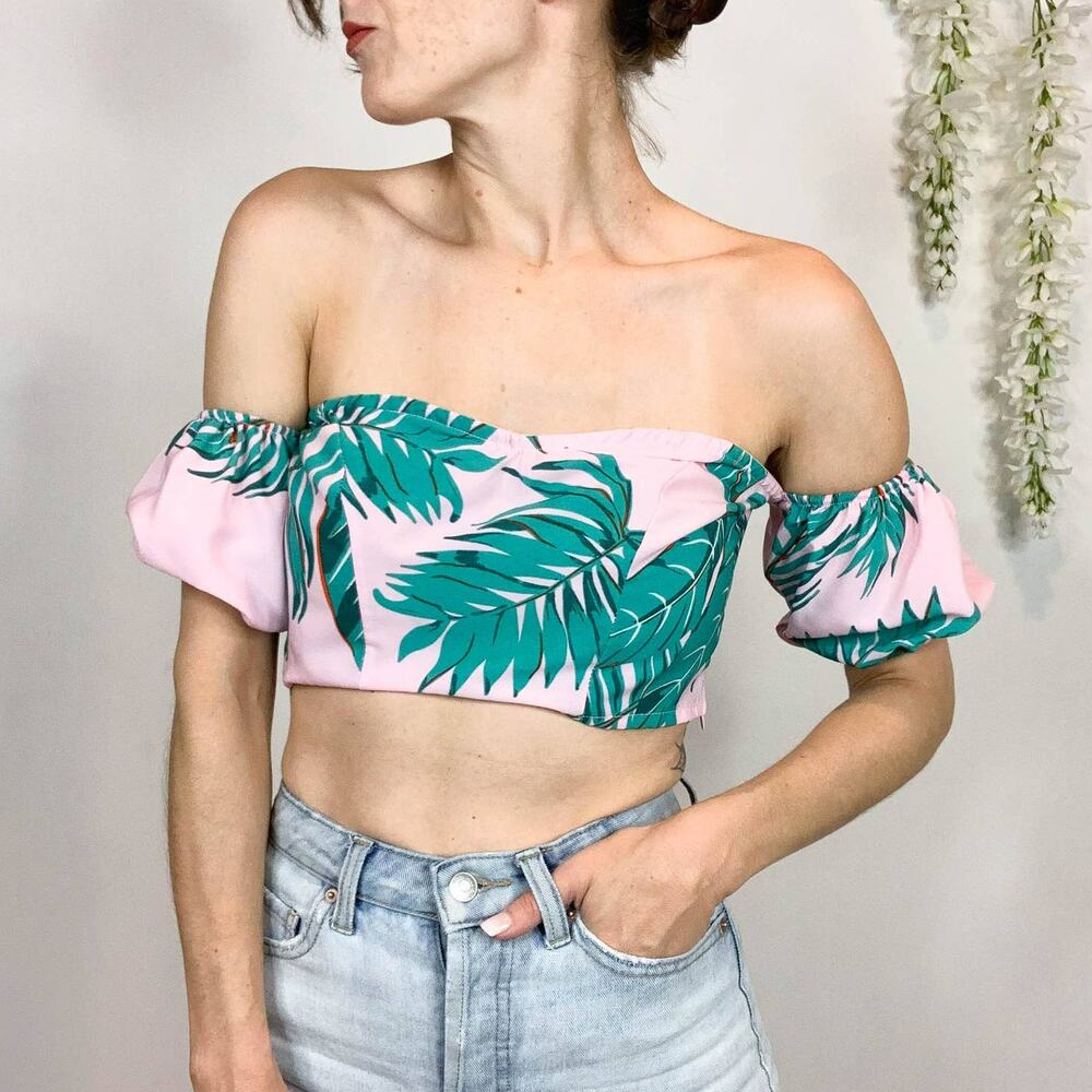 NWT LF CALL ME EDEN puff sleeve strapless crop top leaf print vacationcore 2523